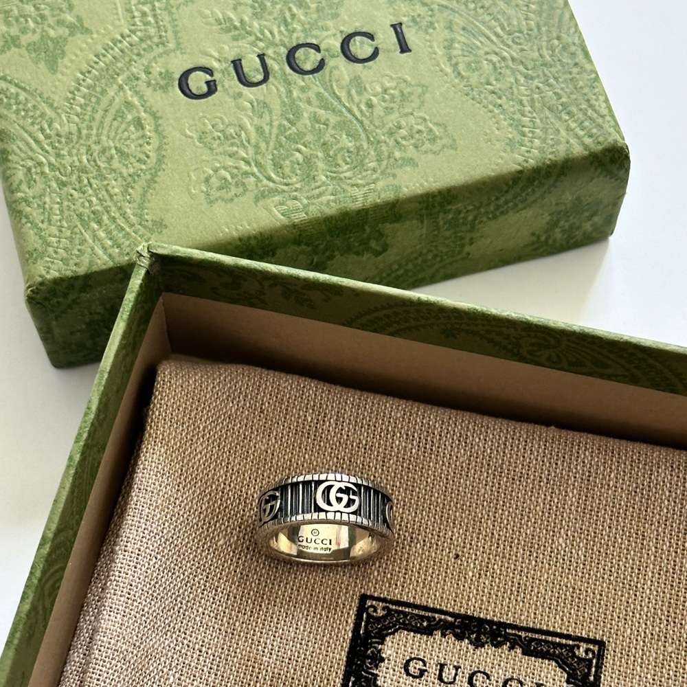 Gucci Silver and Black Interlocking G Band Ring